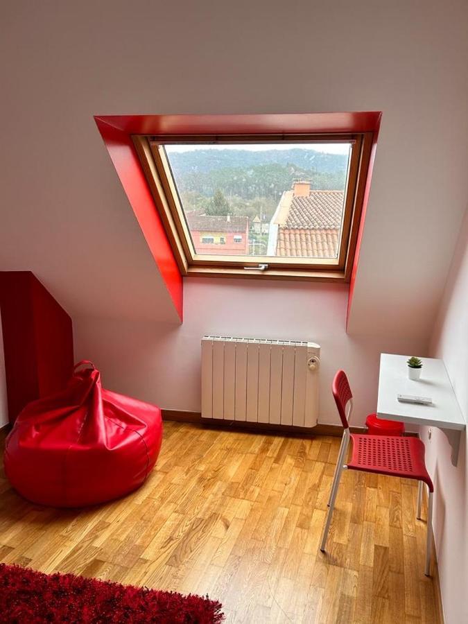 Acogedor Apartamento Atico En El Centro De O Порріньйо Екстер'єр фото