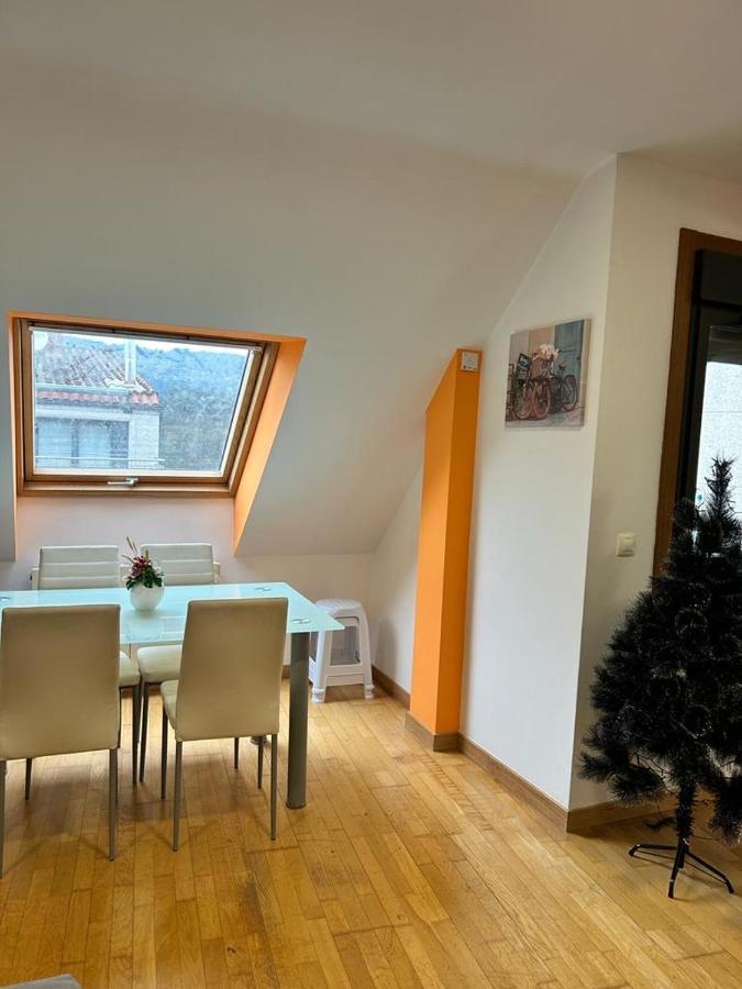 Acogedor Apartamento Atico En El Centro De O Порріньйо Екстер'єр фото