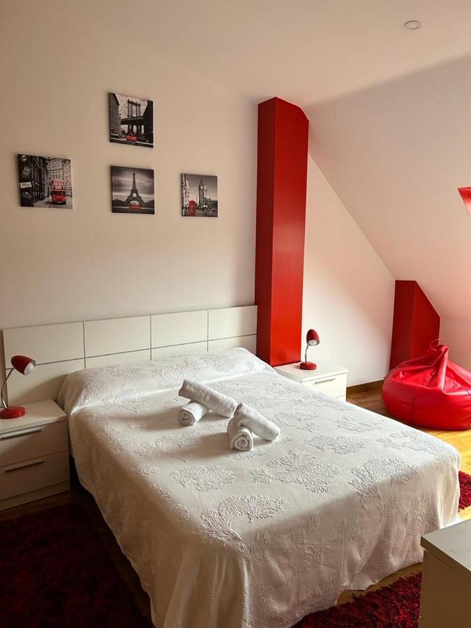 Acogedor Apartamento Atico En El Centro De O Порріньйо Екстер'єр фото